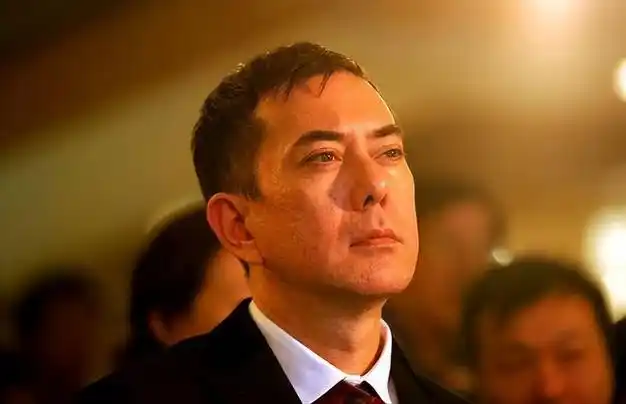 和黄秋生年龄相仿的演员,例如吴镇宇,古天乐,刘青云,梁家辉,刘德华