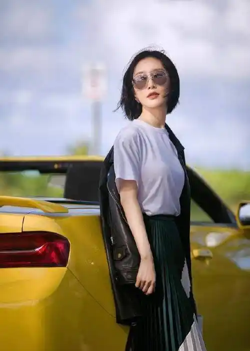 舒畅身穿拼色长裙秀身材一组写真穿出4种风格-舒畅老师