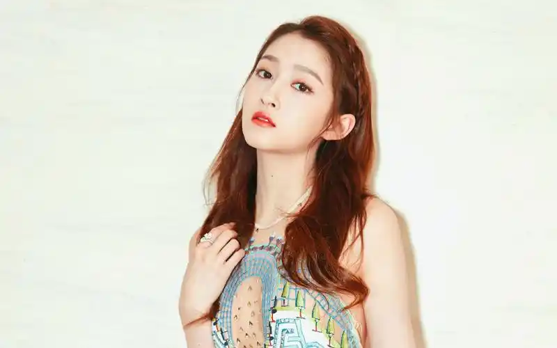 关晓彤蓝色长裙性感图片高清桌面壁纸