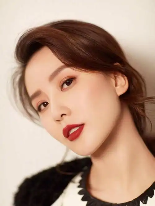 公认气质优雅的女人都有这6个特征不妨对照看中了几个