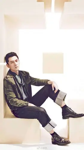 "实力派演员""低调敬业""善良暖心"是大家对胡歌的评价