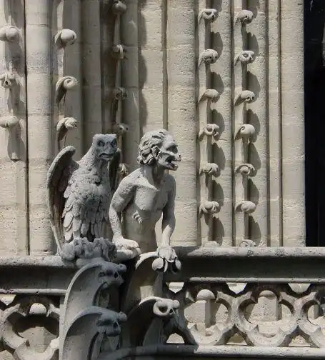 巴黎圣母院的怪兽雕塑