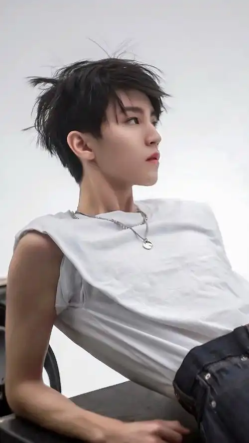 鼻子决定了颜值的上限#王俊凯这优越的鼻子和完美精致的五官搭配砸换