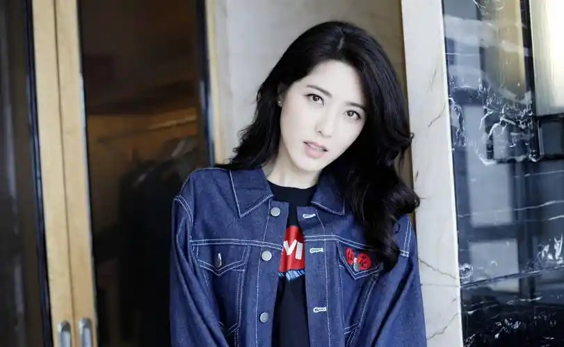 "不久后曾黎开启了自己的第二段恋情.