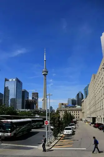 标题:乘坐城市观光车游览多伦多市区(1)