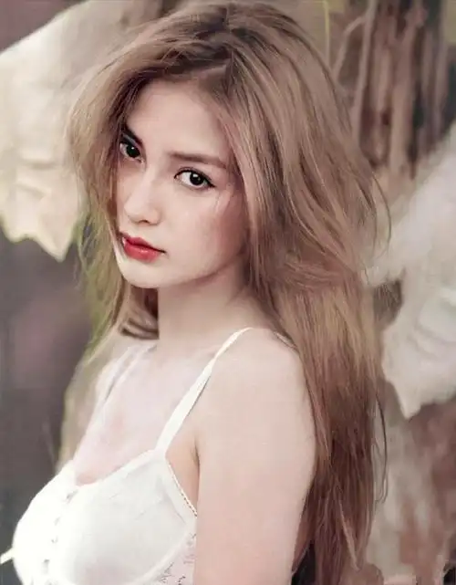 angelababy早年照片曝光,整没整容一目了然:你确定这是一个人?