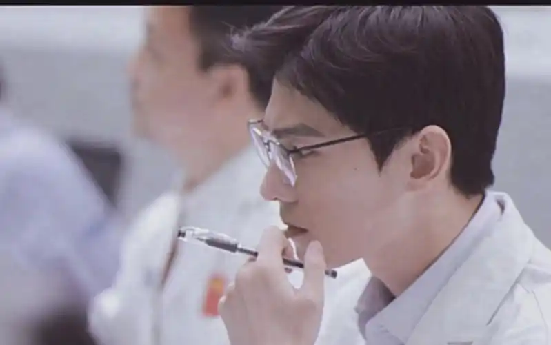 你是我的荣耀都给我看sos斯文败类金丝眼镜于途于总师谁能不爱于途