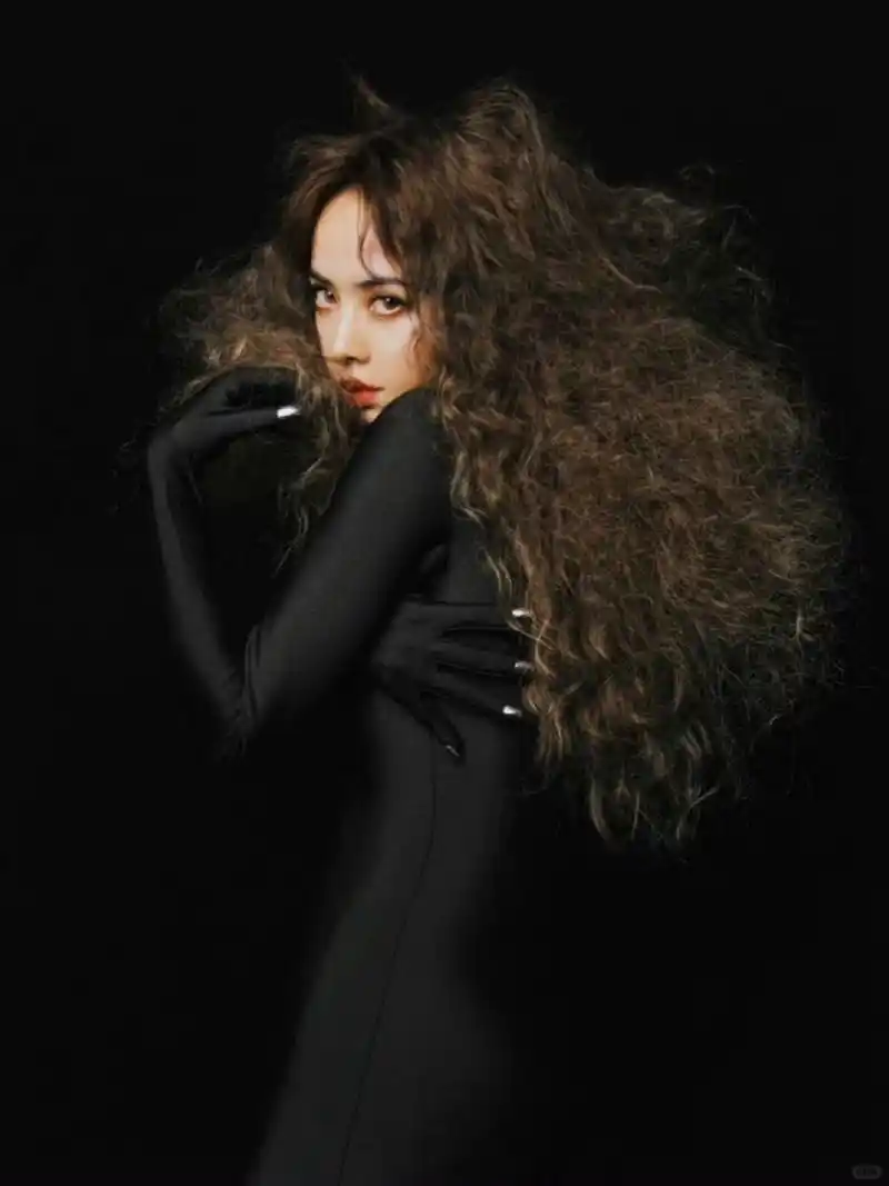 ubtour蔡依林穿海报服开场你更拿那一套 2019年5月3日,蔡依林在香港