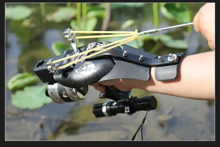 射鱼神器鱼镖箭打鱼弹弓套装激光捕鱼高精度鱼镖一体多功能射鱼工战狼