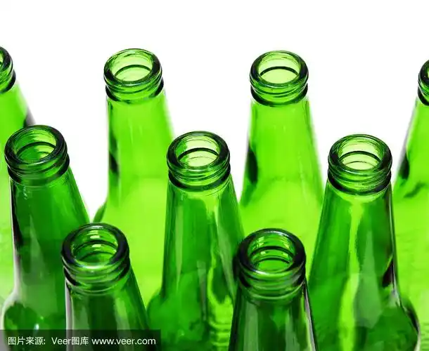 空啤酒瓶