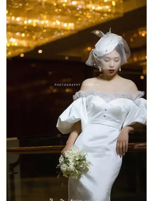 2021年度最受欢迎的复古赫本新娘造型