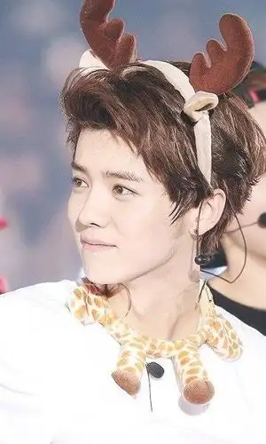 组图:鹿晗刚出道时旧照