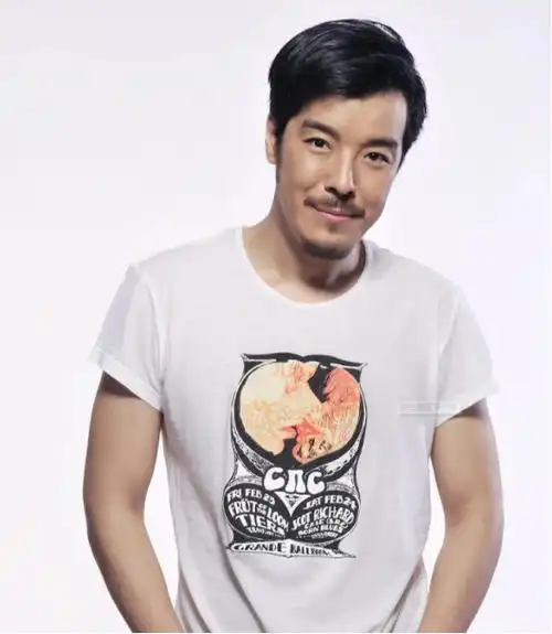 回顾演员海一天娶了平凡二婚妻子用爱温暖继子成了良夫慈父