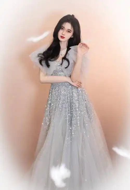 迪丽热巴美若天仙艳压群芳,我却被李沁吸引_鞠婧祎_晓彤_身材