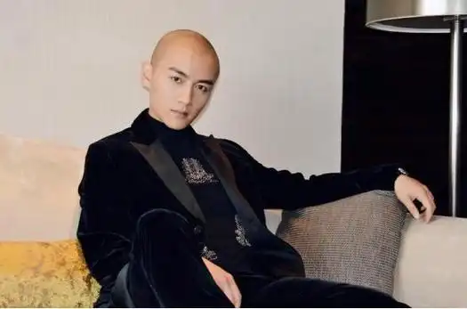 贾乃亮李易峰综艺节目(男星光头照李易峰尴尬)(3)