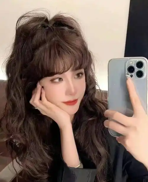 有钱没钱,烫头过年,2024年新流行这5款烫发发型,显年轻气质_女人_风格