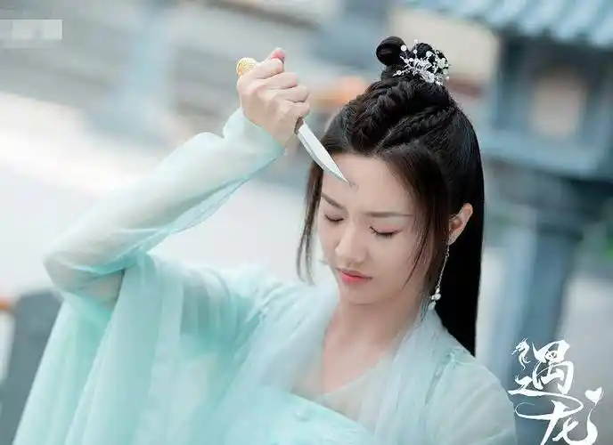 她出演过的作品并不少,还与鹿晗合作过_潘美烨_观众_角色