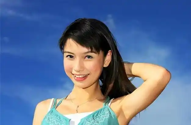 angelababy金像奖颁奖,被港媒问是否被内地封杀,被baby回答笑死|杨颖