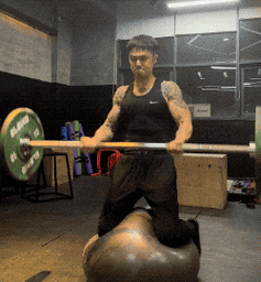 蒋劲夫晒健身日常完美肌肉线条引热议网友直呼太惊艳