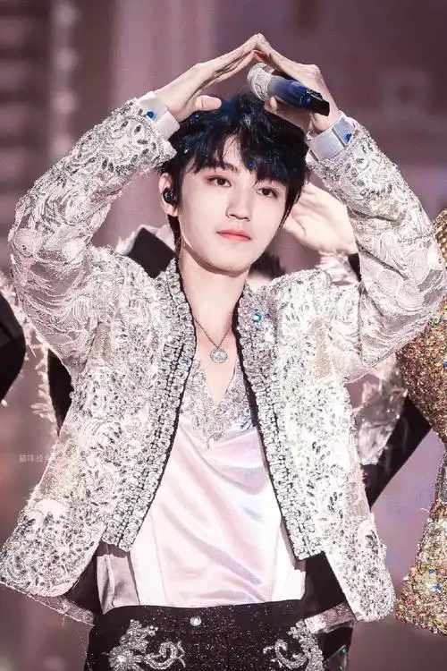 陪王俊凯奔赴每一个十年