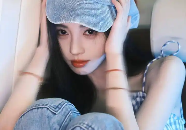 鞠婧祎的照片像初恋一样温柔甜蜜,俏皮可爱又干又撕心裂肺_显得_身材