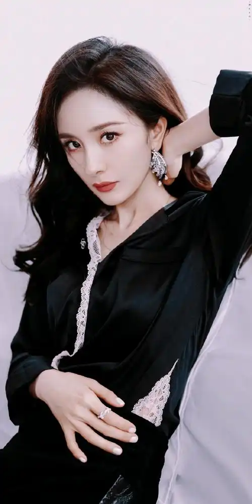 杨幂睡衣美神降临##杨幂穿搭从不让人失望