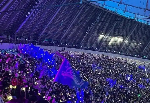 王俊凯首缺席跨年!粉丝坚持蓝海应援!小凯暖爆发文回应