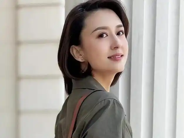 央视女主持人张蕾转身直播状态引热议没上春晚成遗憾