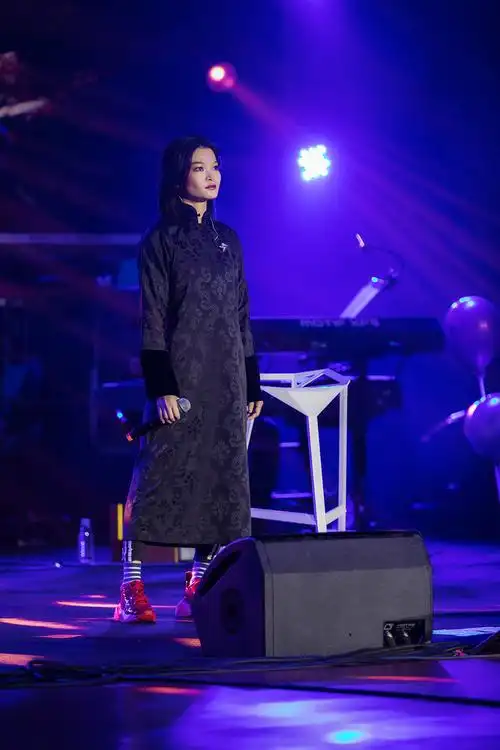 苏运莹深圳梦幻开唱 大秀粤语暖心祝福歌迷