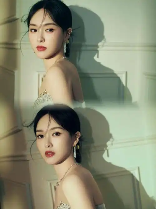 唐嫣肩颈线##唐嫣星光抹胸裙##唐嫣黑白双生