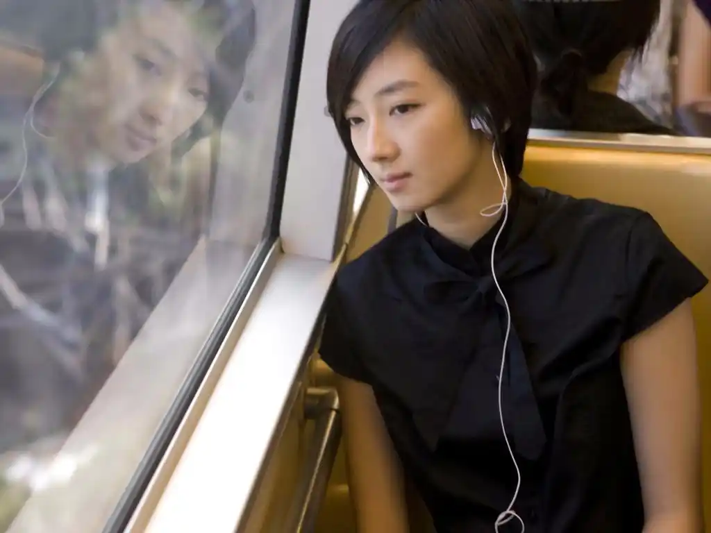 短发美女桂纶镁