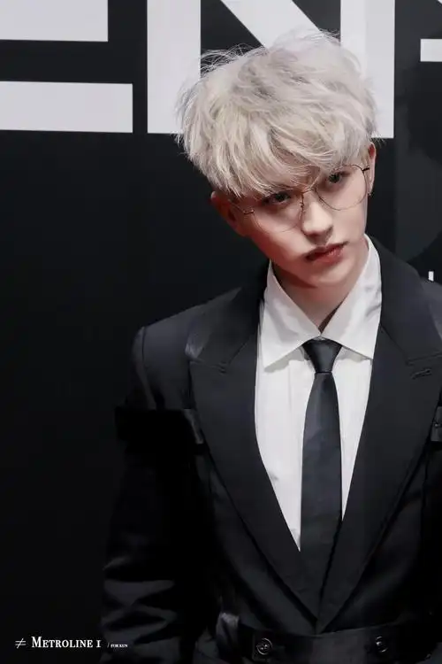 蔡徐坤戴眼镜系列