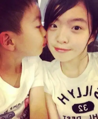 王中磊17岁女儿生活照曝光 高挑清秀在美国读书