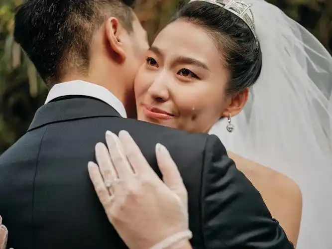 纪焕博王诗晴完婚 刘德华手写贺卡送祝福_凤凰网娱乐_凤凰网