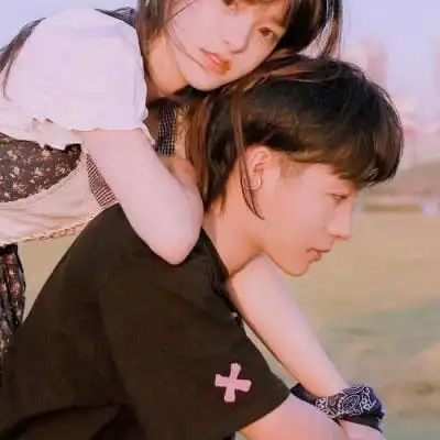 2021可爱小清新情侣头像真人一对两张