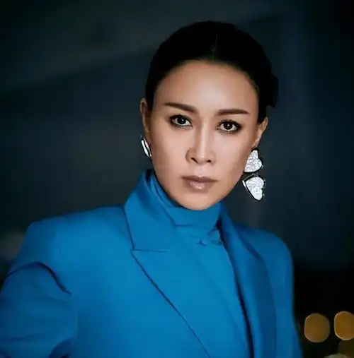 田震:不后悔和摔话筒:我和那英不熟,23年后,二人现状截然不同