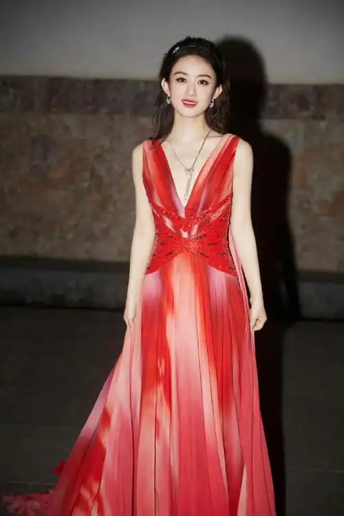 赵丽颖深v红裙
