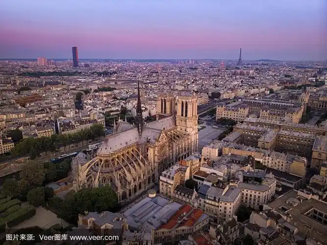 法国巴黎圣母院鸟瞰图