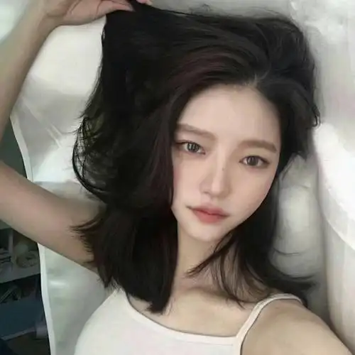 lassieqi女生头像半身气质韩头像