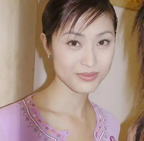 港姐陈法蓉旧照曝光有没有整容一目了然