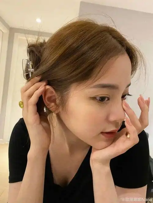 深亚麻色头发是什么样的呀?_知识 - 名片网