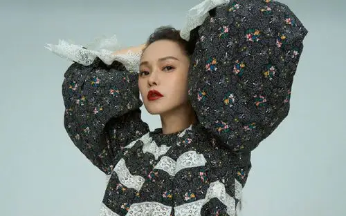 伊能静成熟魅力写真桌面壁纸