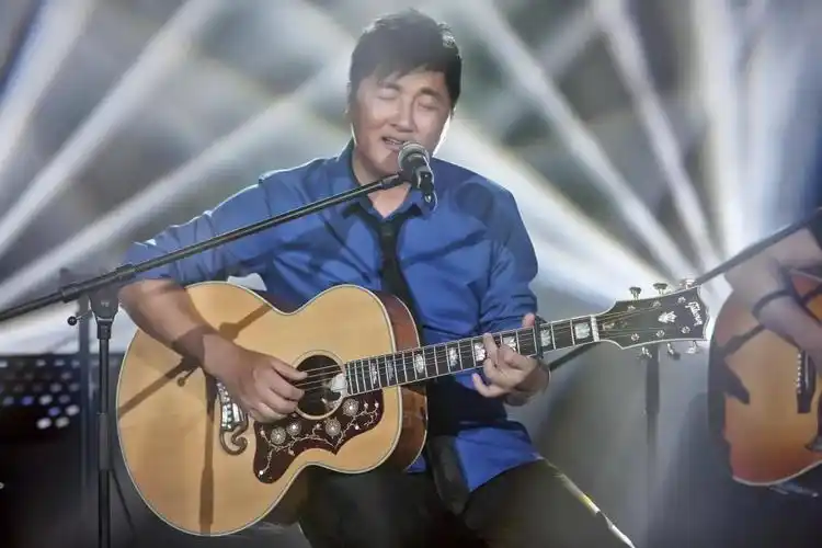 回顾孙楠大男子主义是我优点抛弃初恋婚内出轨没任何问题