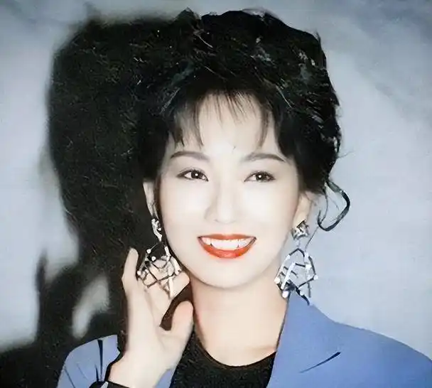 赵雅芝是大众公认的"不老女神",老一辈人心中的"白月光".