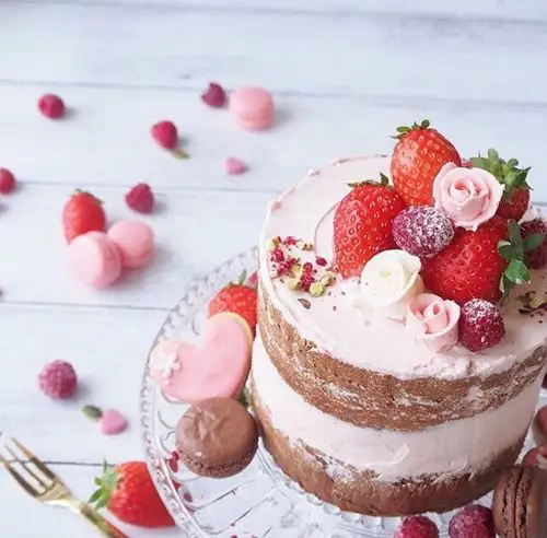 甜品也要很可爱——草莓味的小蛋糕