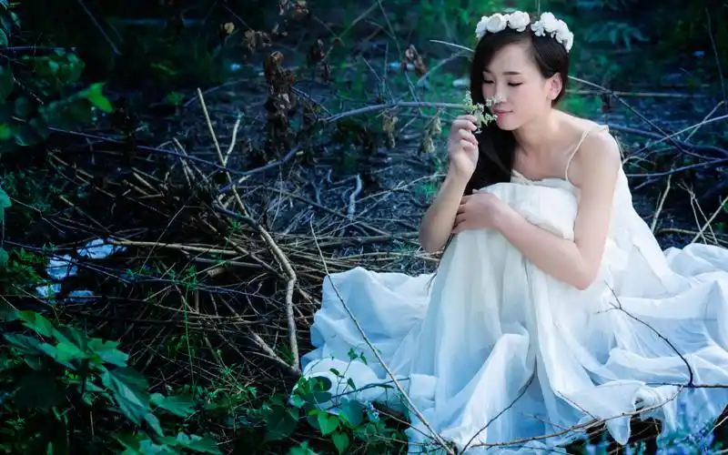森女系气质女生唯美婚纱图片