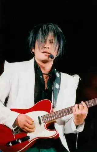 王杰嗓子毒害悬案真相揭开,资深娱记11年后爆料:都是自我炒作