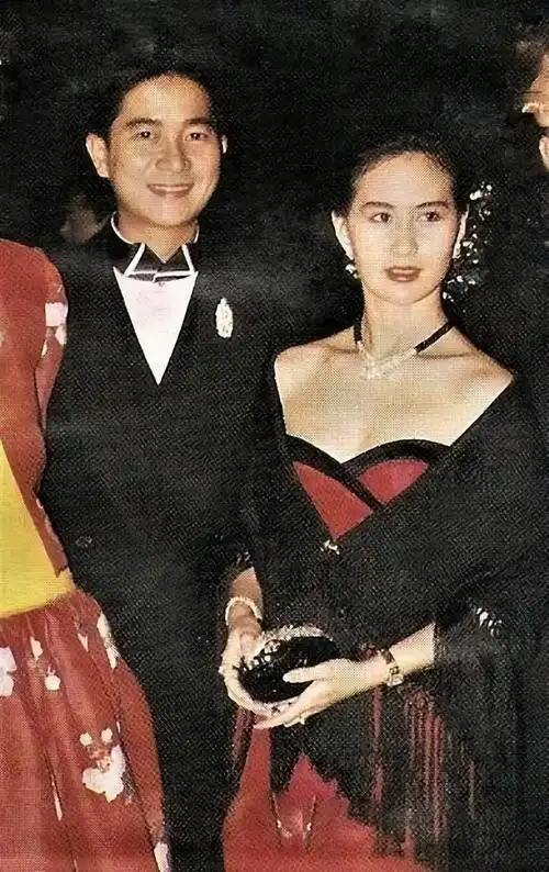 回顾赌王女儿何超琼与陈百强相爱10年被父亲拆散如今60岁仍单身