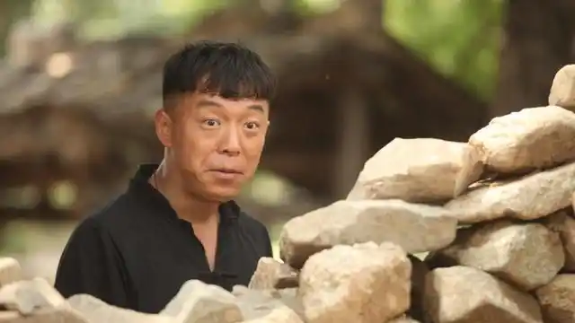 当年拍《民兵葛二蛋》,原定男主并不是黄渤,导演先是邀请了几位电视剧