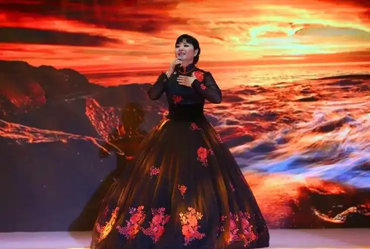 殷秀梅简历(殷秀梅简历及个人资料照片)